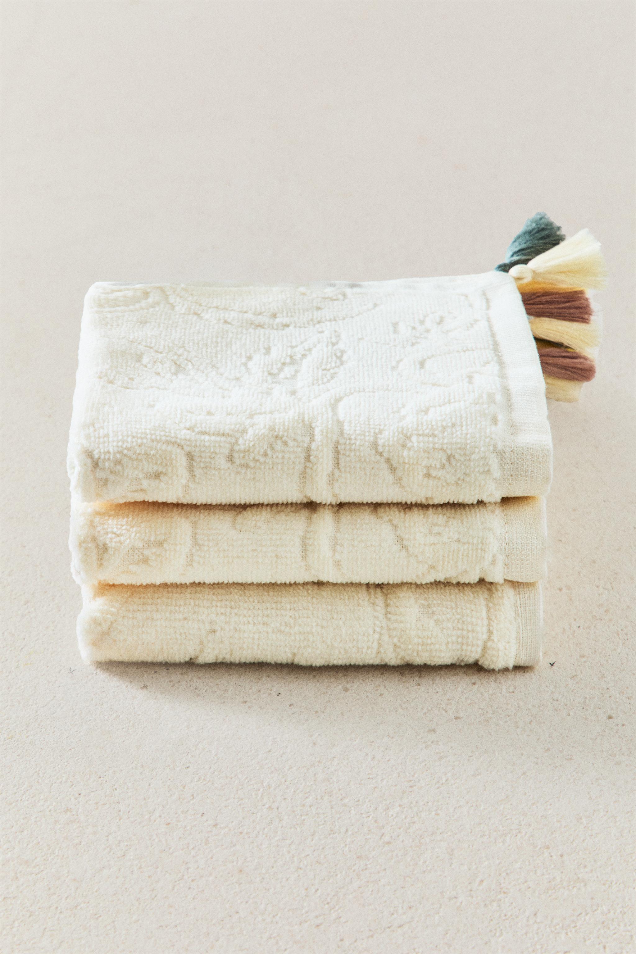 PACK OF HAND TOWELS WITH TASSELS (PACK OF 3)